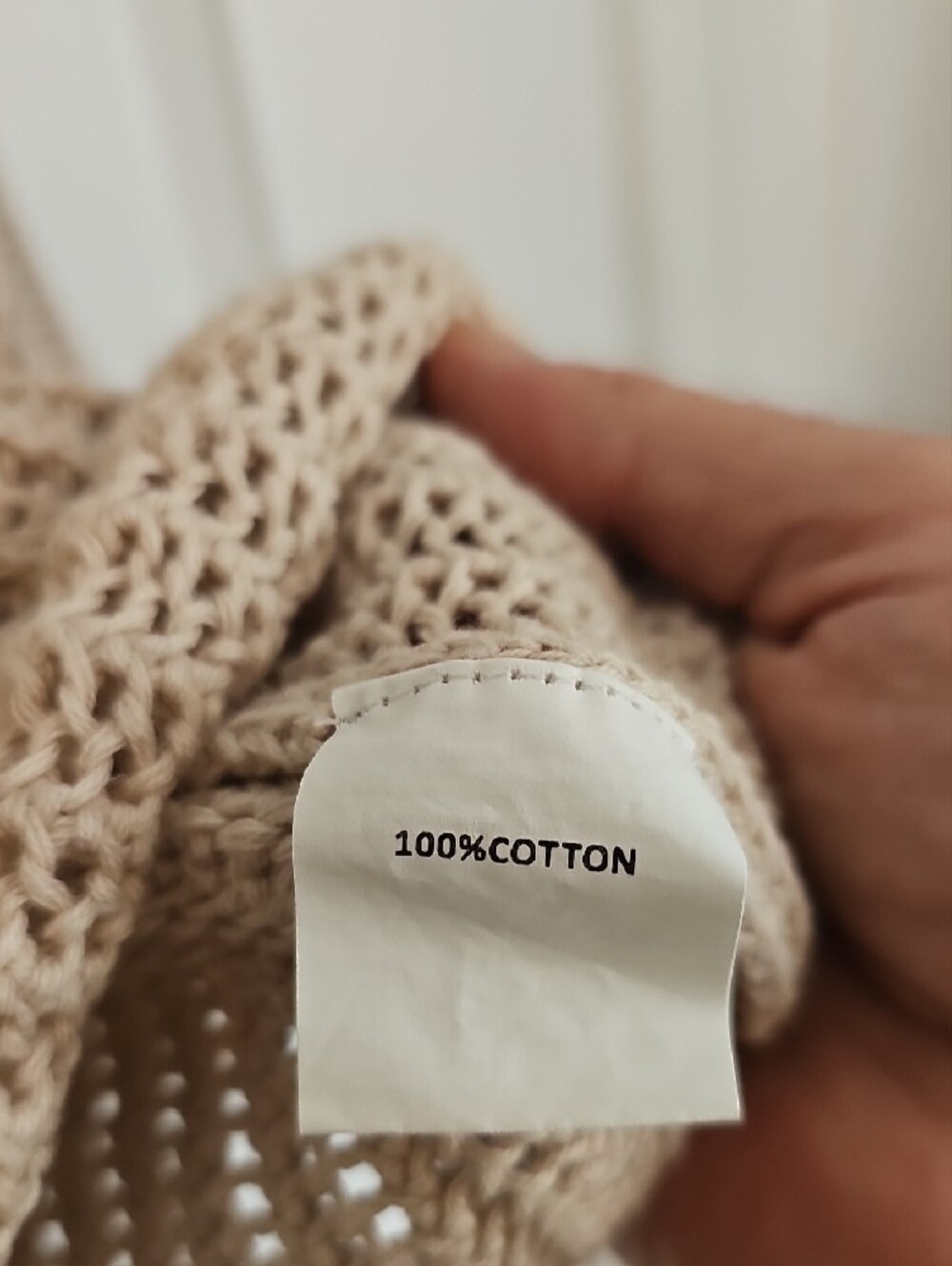 Tempo Paris Beige Open-Knit V-Neck Sweater with Star Motif - Picture 3 of 5